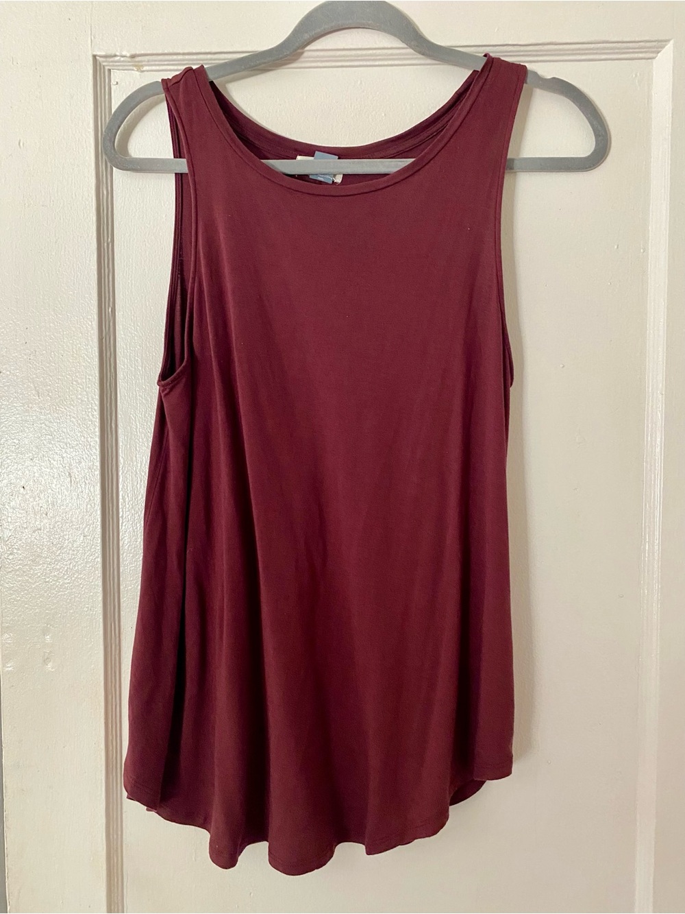 Old Navy Maroon Casual Swing Tank Top Women’s Medium